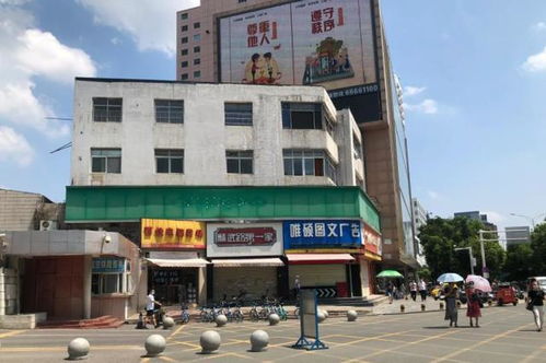 武漢市廣埠屯電腦城情況不佳,電腦生意蕭條,做副業的卻開始增多